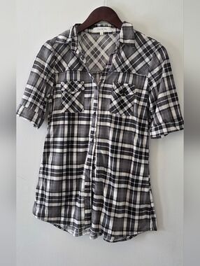Eden & Olivia Black and White Plaid Short-Sleeve Button-Down Shirt